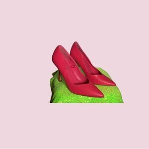 Legally Blonde Fuchsia Pumps